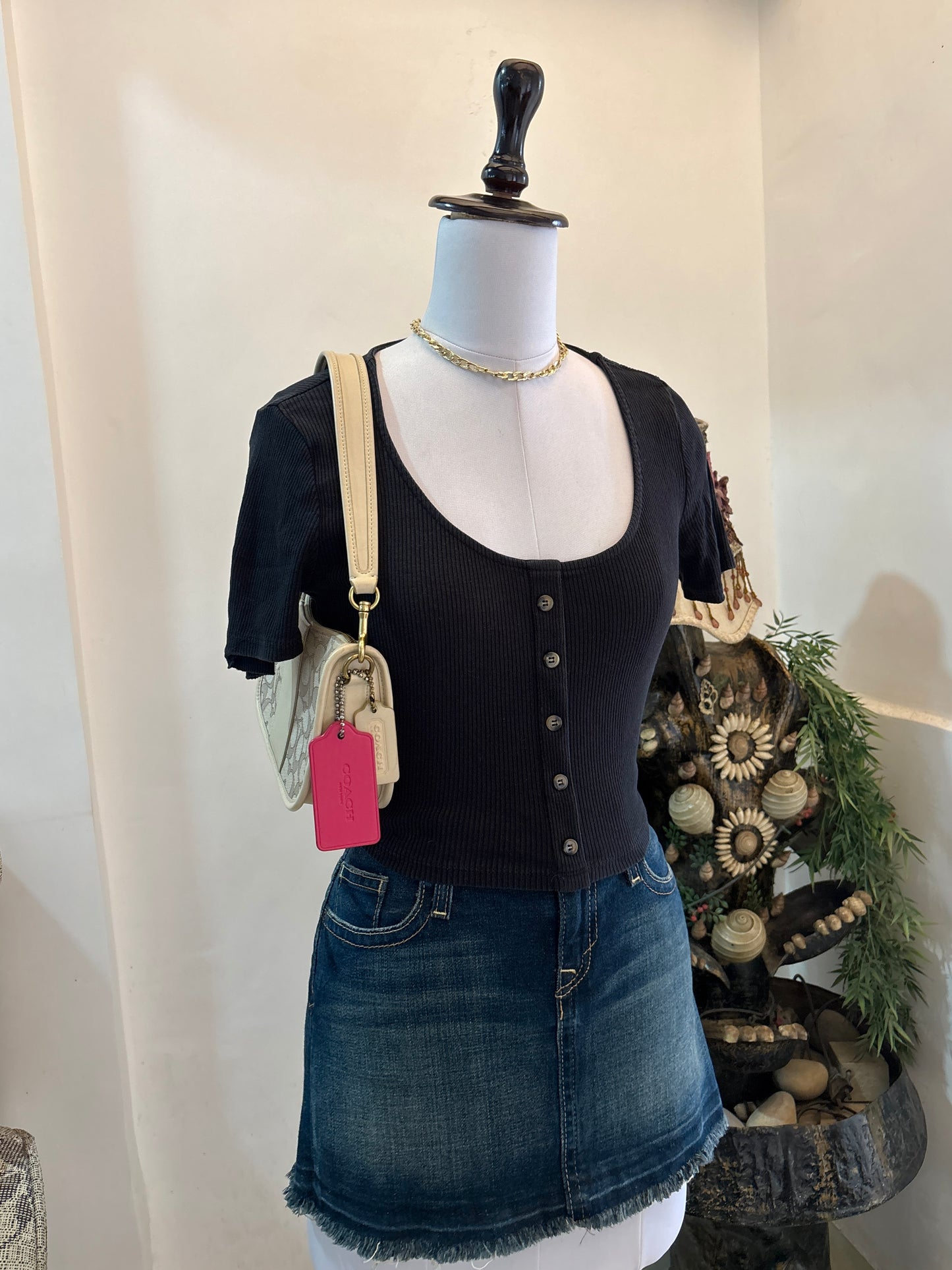 Black Buttons Top