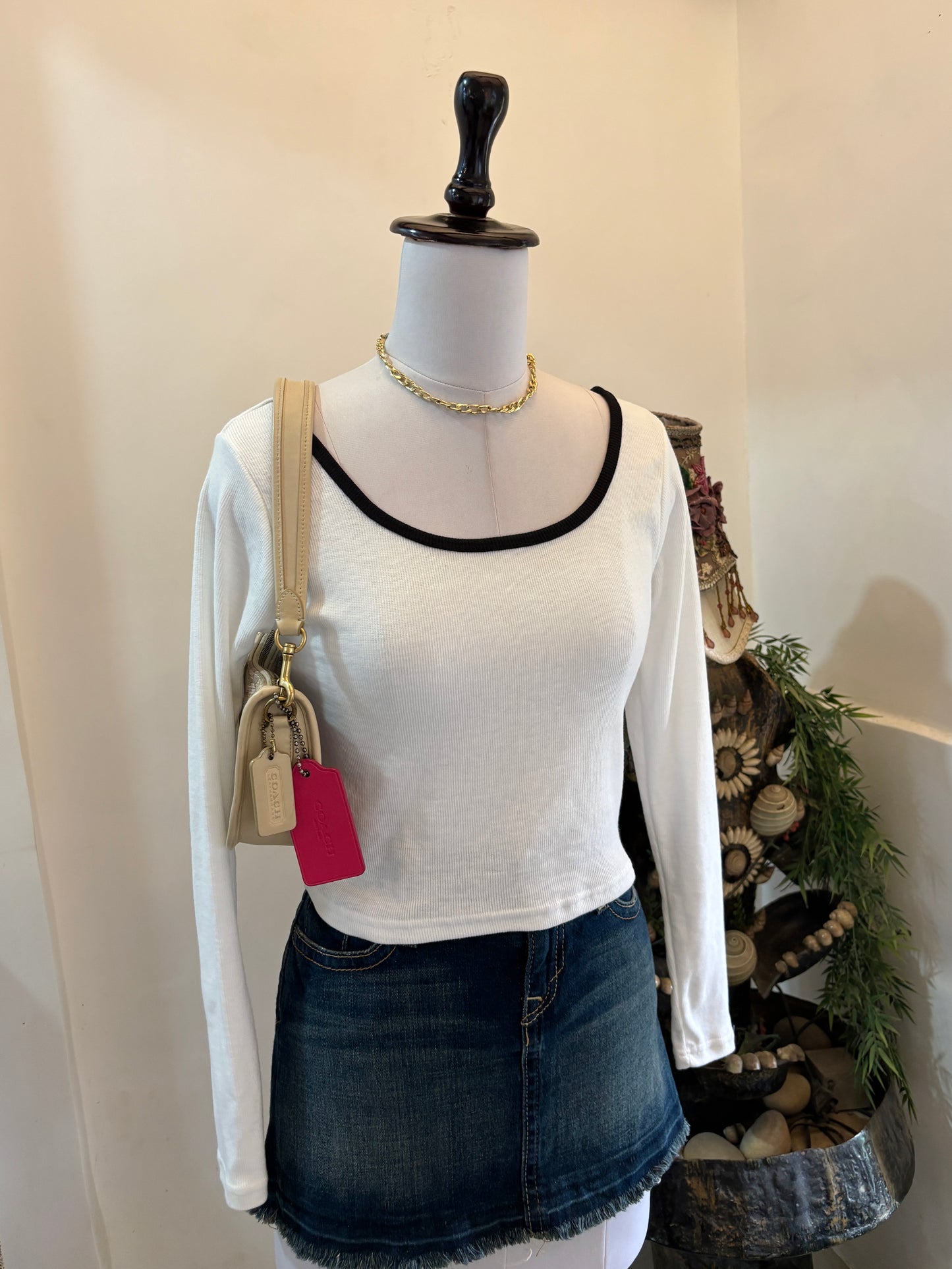 White U Neck Top