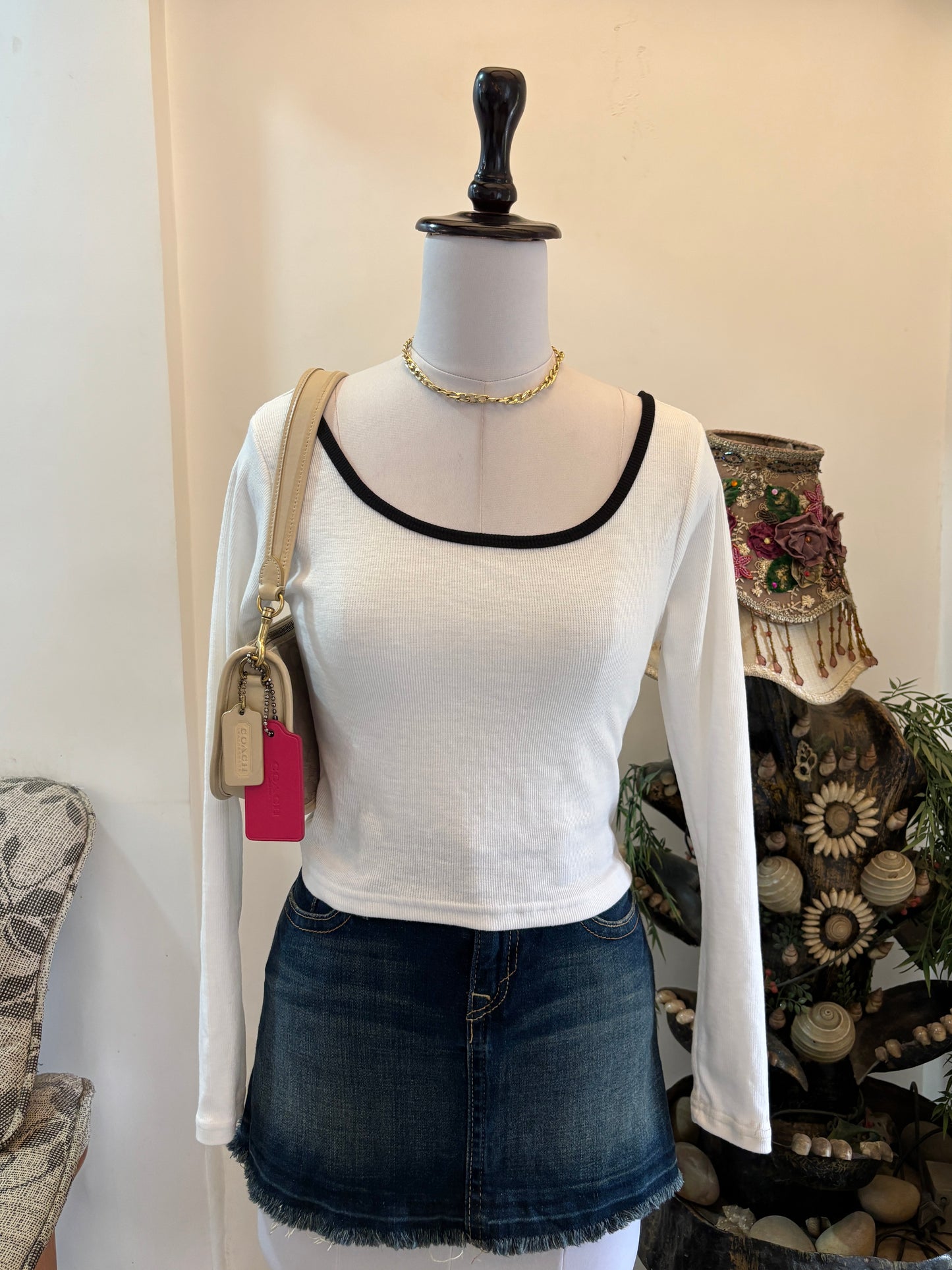 White U Neck Top